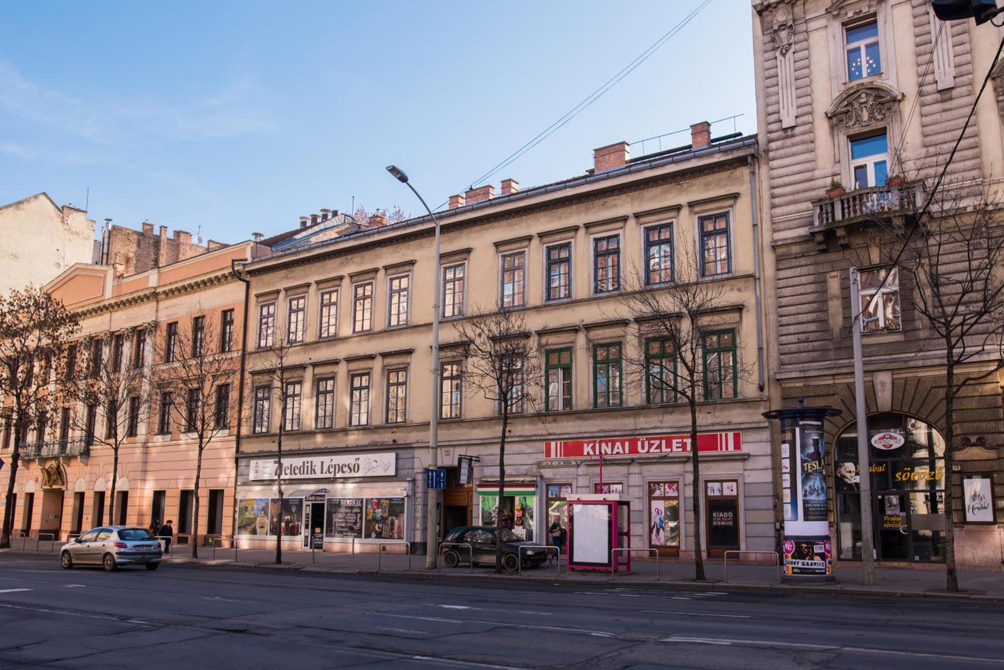 All In Apartman Iv. — Photos 1